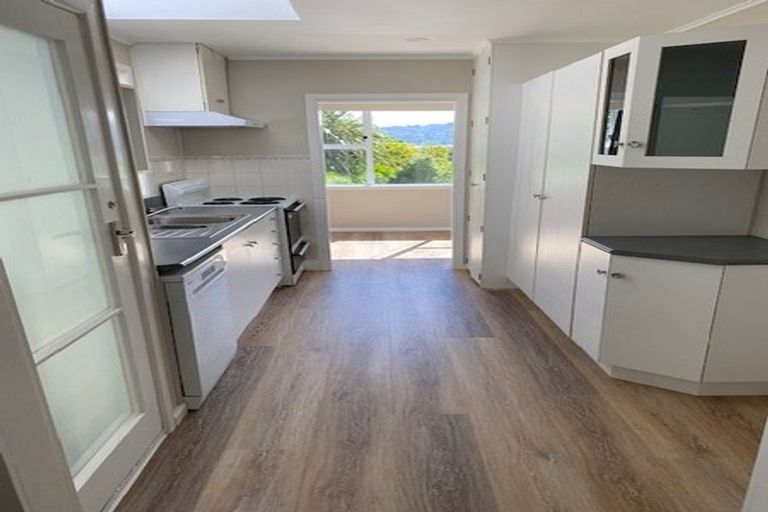 Photo of property in 216a Waddington Drive, Naenae, Lower Hutt, 5011