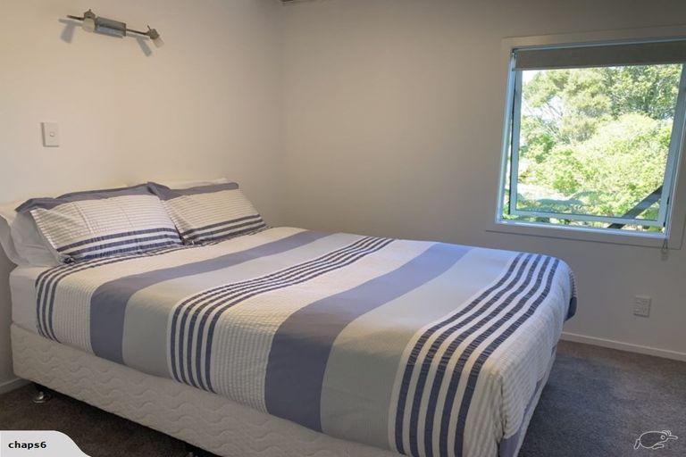 Photo of property in 111 Pupuke Road, Northcote, Auckland, 0627