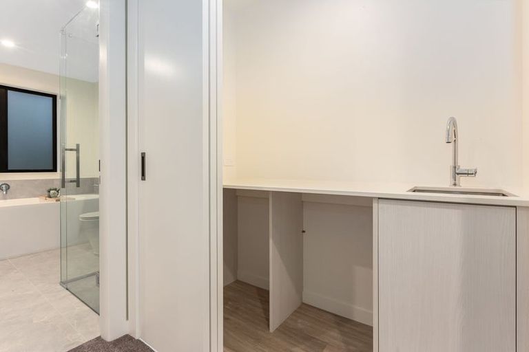 Photo of property in 5 Skysail Lane, Whitby, Porirua, 5024