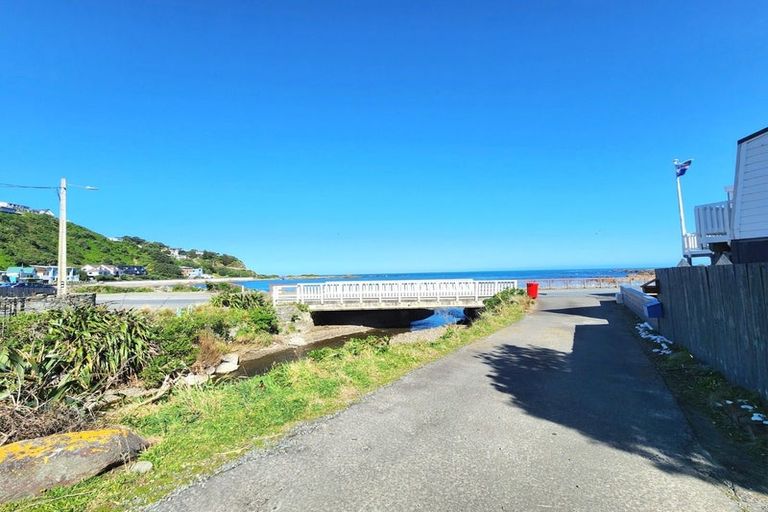 Photo of property in 66 Owhiro Bay Parade, Owhiro Bay, Wellington, 6023