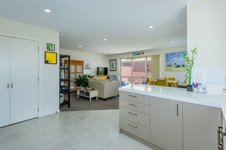 Photo of property in 27 Saltaire Street, North New Brighton, Christchurch, 8083