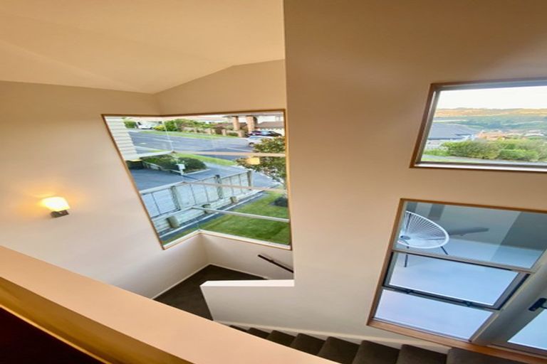 Photo of property in 27 Waverton Terrace, Churton Park, Wellington, 6037