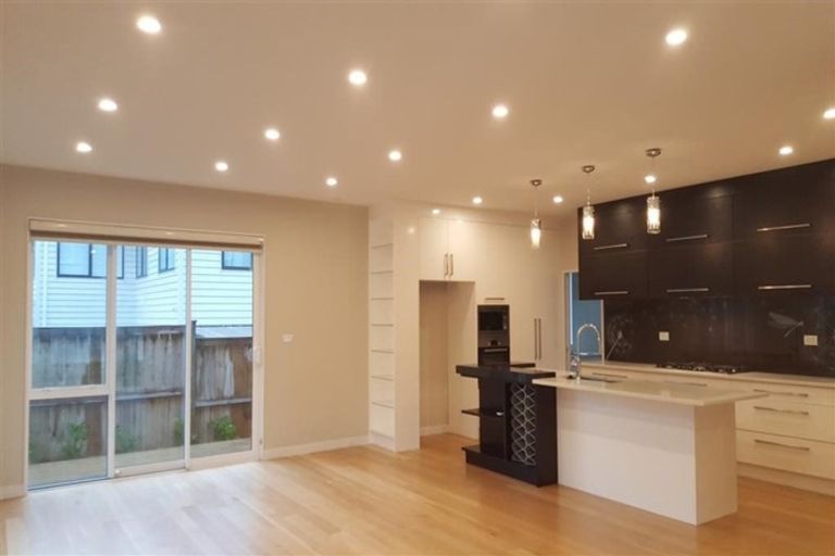 Photo of property in 2 Golden Morning Drive, Albany Heights, Auckland, 0632