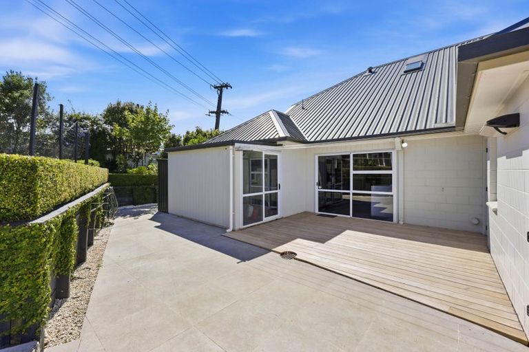 Photo of property in 2 Callender Place, Shelly Park, Auckland, 2014