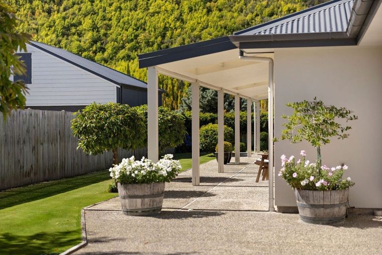 Photo of property in 4 Innes Place, Arrowtown, 9302