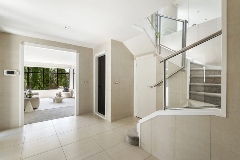 Photo of property in 34 Browns Bay Road, Rothesay Bay, Auckland, 0630