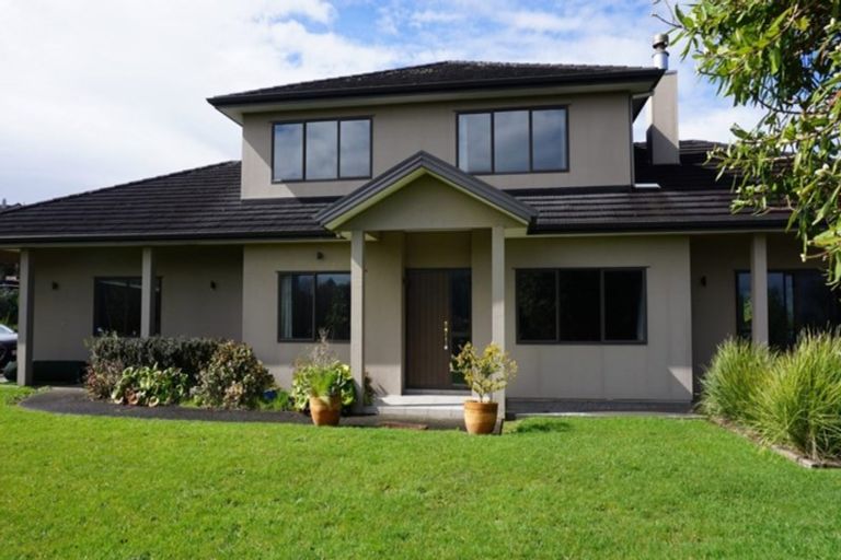 Photo of property in 14 Michael Bosher Way, Flat Bush, Auckland, 2019