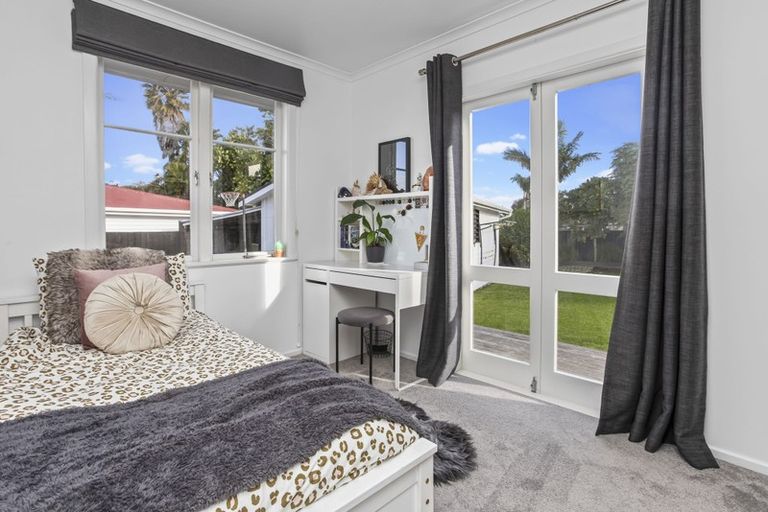 Photo of property in 4 Lynden Avenue, Hillcrest, Auckland, 0627