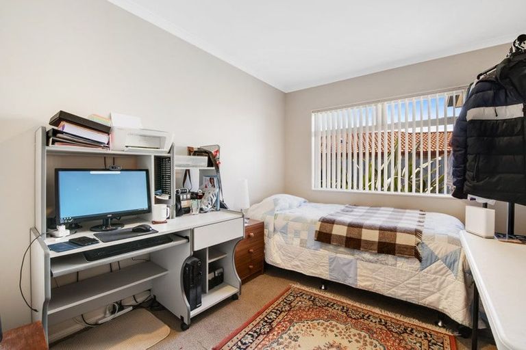 Photo of property in 48 Chesterfield Way, Orewa, 0931