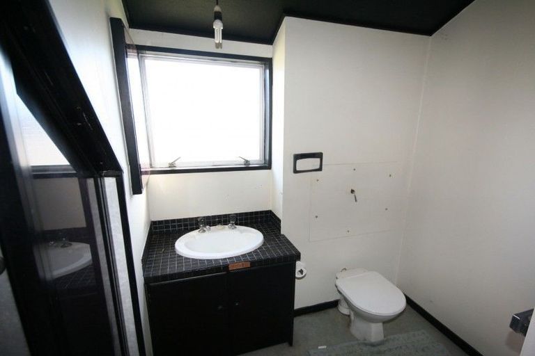 Photo of property in 100 Lake Road, Koutu, Rotorua, 3010