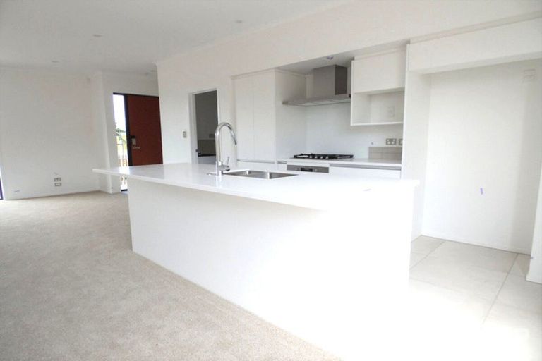 Photo of property in 9/25 Sidney Wallingford Way, Hobsonville, Auckland, 0616