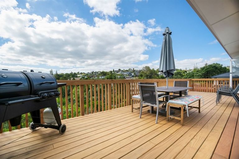 Photo of property in 38a Colmar Road, Mellons Bay, Auckland, 2014