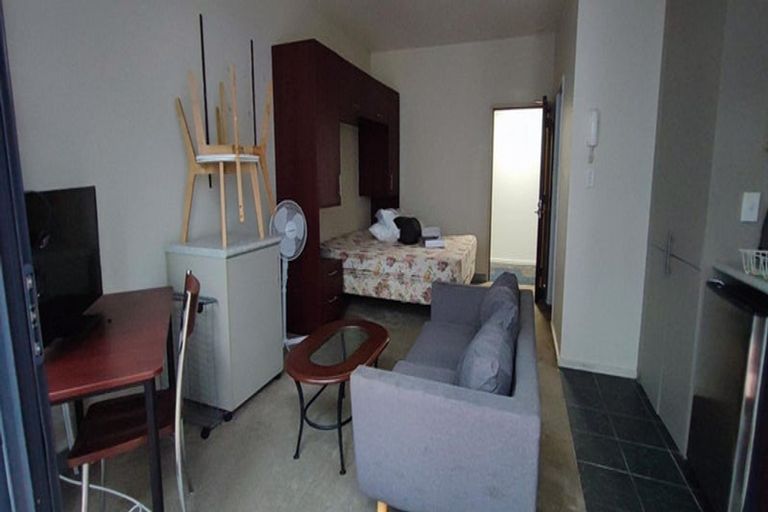 Photo of property in Atrium Towers, 4h/154 The Terrace, Wellington Central, Wellington, 6011