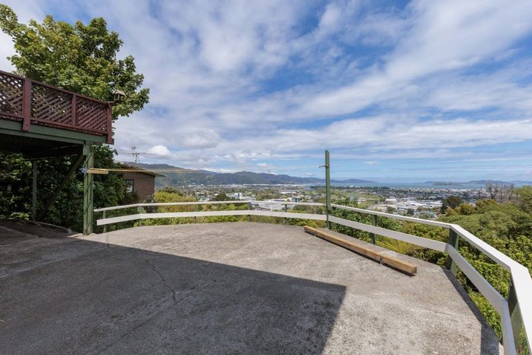 Photo of property in 16 City View Grove, Harbour View, Lower Hutt, 5010