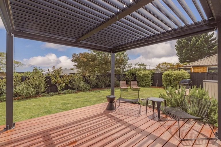 Photo of property in 299a Wainoni Road, Avondale, Christchurch, 8061