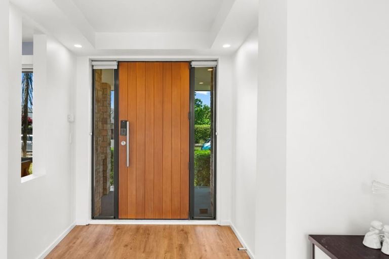 Photo of property in 17 Sovereign Gardens, Halswell, Christchurch, 8025