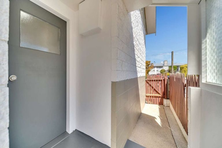 Photo of property in 1 Oxford Street, Holmes Hill, Oamaru, 9401