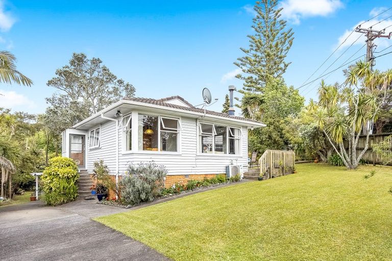 Photo of property in 156 Godley Road, Titirangi, Auckland, 0604