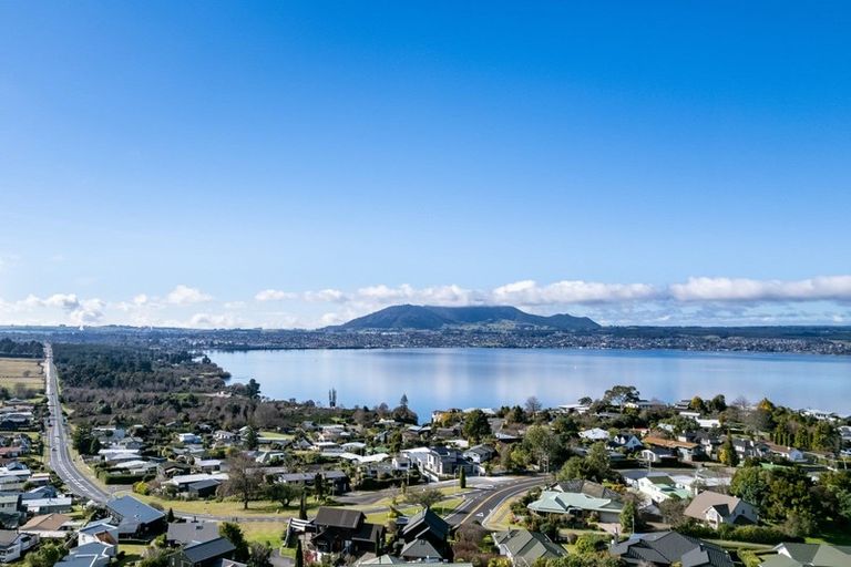 Photo of property in 32 Mapara Road, Acacia Bay, Taupo, 3385