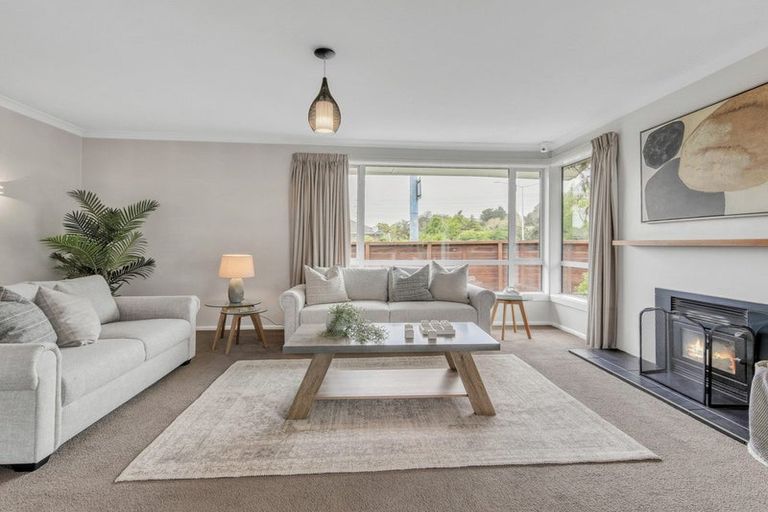 Photo of property in 328 Memorial Avenue, Burnside, Christchurch, 8053