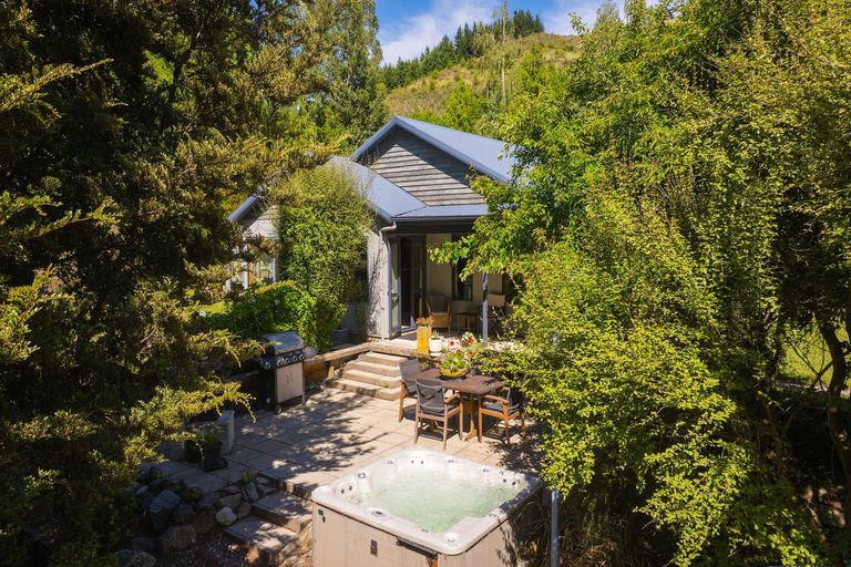 Photo of property in 2347 Cardrona Valley Road, Cardrona, Wanaka, 9382