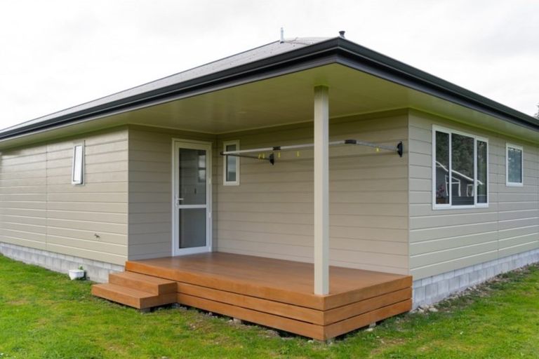 Photo of property in 18 Mervyn Brown Place, Solway, Masterton, 5810