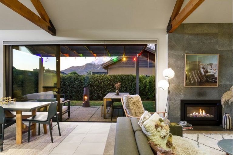 Photo of property in 34 Rannoch Drive, Jacks Point, Queenstown, 9371