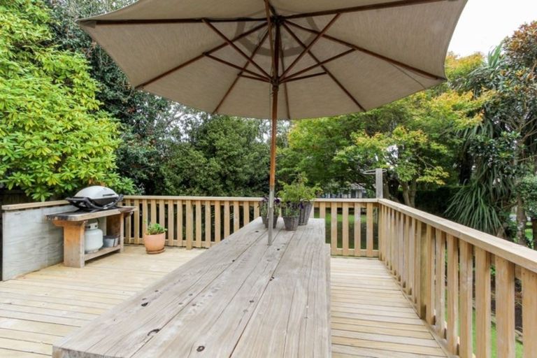 Photo of property in 5 Holsworthy Road, Lower Vogeltown, New Plymouth, 4310