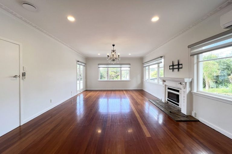 Photo of property in 1/132 Nile Road, Milford, Auckland, 0620