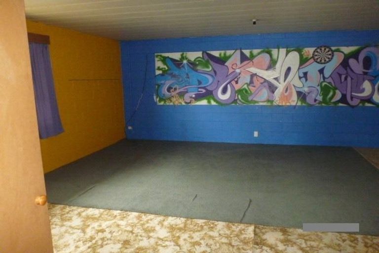 Photo of property in 160 Bombay Road, Bombay, 2675