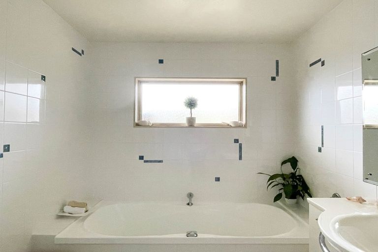 Photo of property in 6 Tuturu View, Ruakaka, 0116