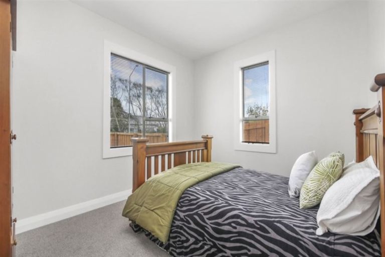 Photo of property in 156 Wainoni Road, Avondale, Christchurch, 8061