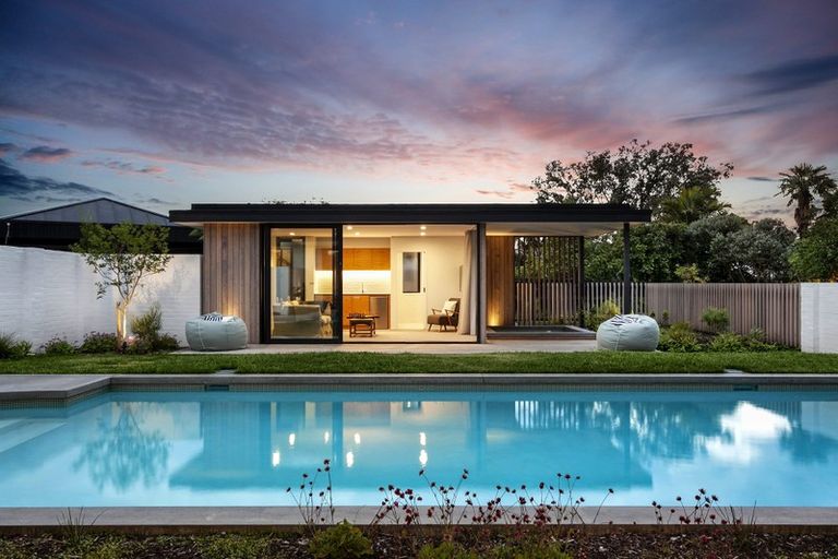 Photo of property in 106a Godden Crescent, Mission Bay, Auckland, 1071