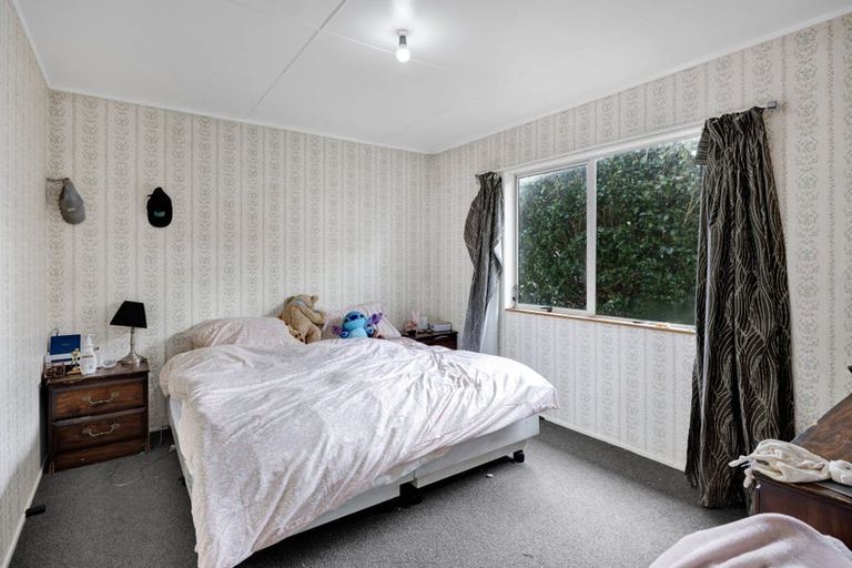 Photo of property in 1 Charles Major Place, Hawera, 4610