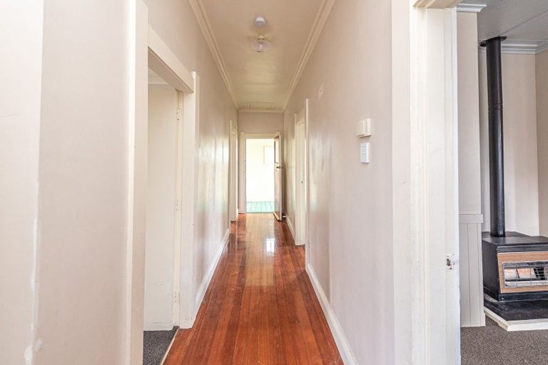 Photo of property in 184 Cornfoot Street, Castlecliff, Whanganui, 4501