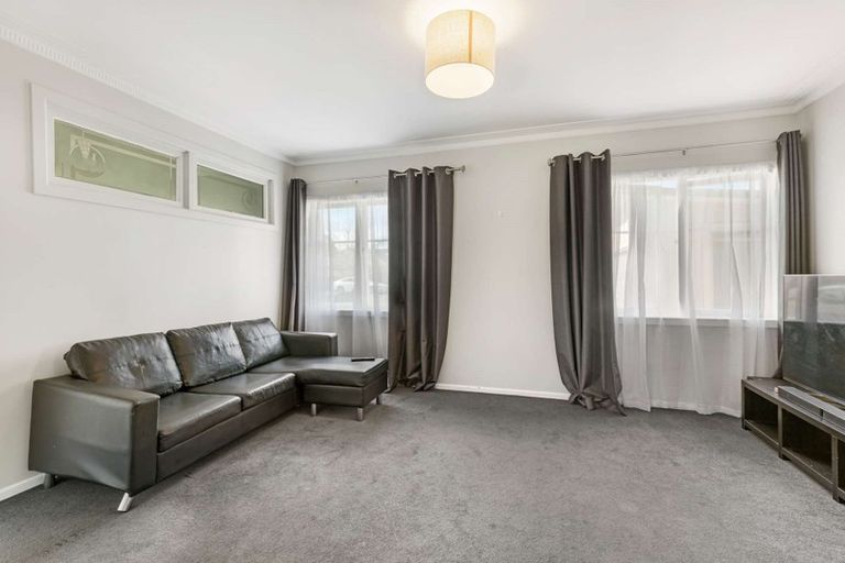 Photo of property in 20 Grove Road, Papakura, 2110