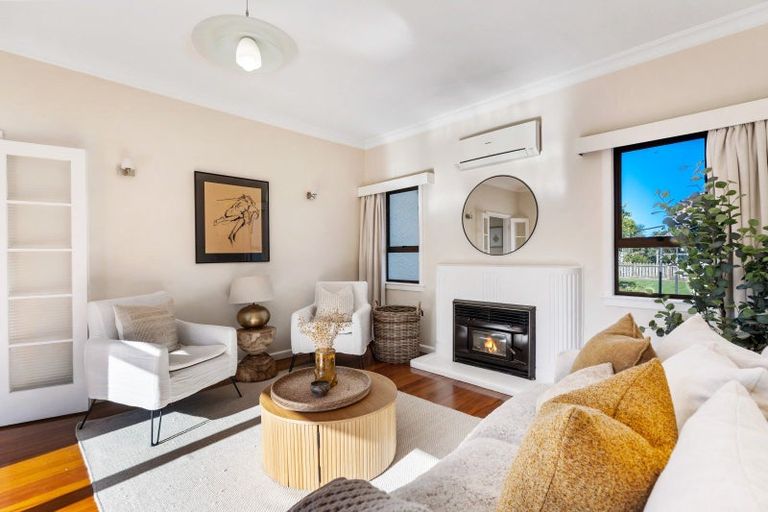 Photo of property in 16 Douglas Mclean Avenue, Marewa, Napier, 4110