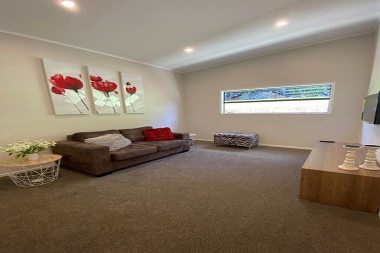 Photo of property in 44 Attwood Road, Paremoremo, Auckland, 0632