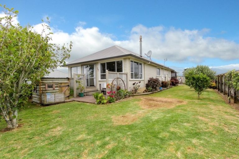 Photo of property in 16 Tuahu Place, Waitara, 4320