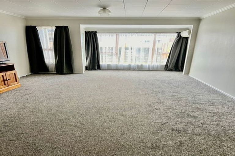 Photo of property in 2/30 Whitley Avenue, Ebdentown, Upper Hutt, 5018