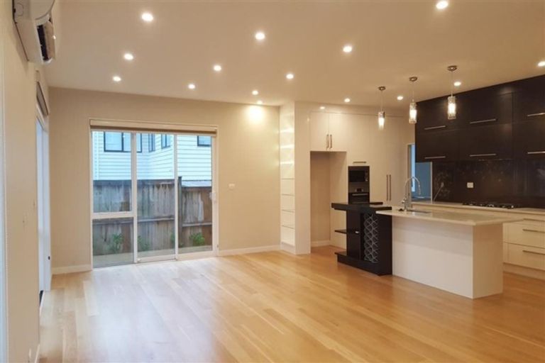 Photo of property in 2 Golden Morning Drive, Albany Heights, Auckland, 0632