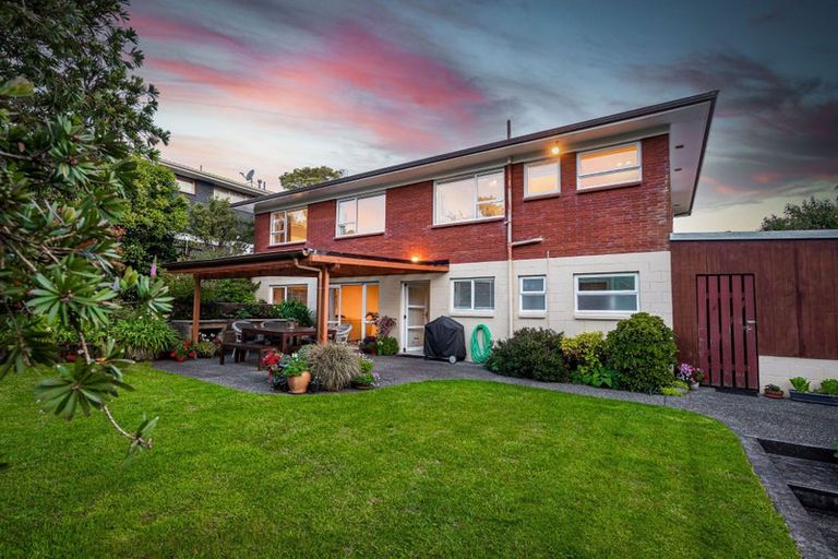 Photo of property in 19 Zita Maria Drive, Massey, Auckland, 0614