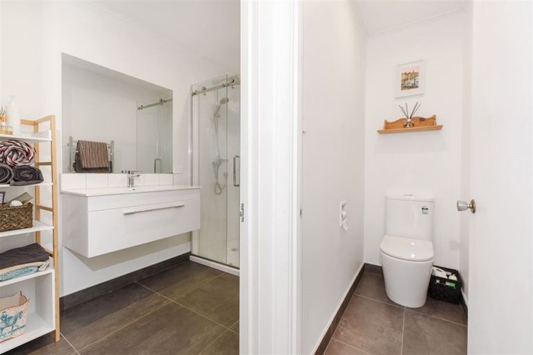 Photo of property in 1/38 Hillcrest Avenue, Hillcrest, Auckland, 0627