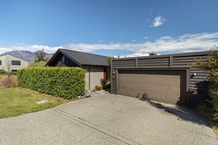 Photo of property in 34 Rannoch Drive, Jacks Point, Queenstown, 9371