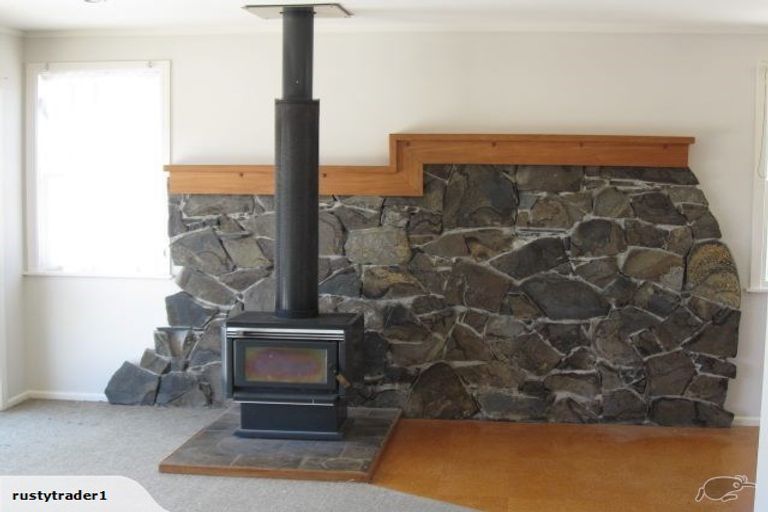 Photo of property in 21 Lantana Road, Green Bay, Auckland, 0604