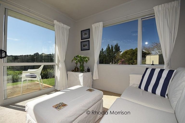 Photo of property in 6 Skelton Crescent, Paparoa, 0571