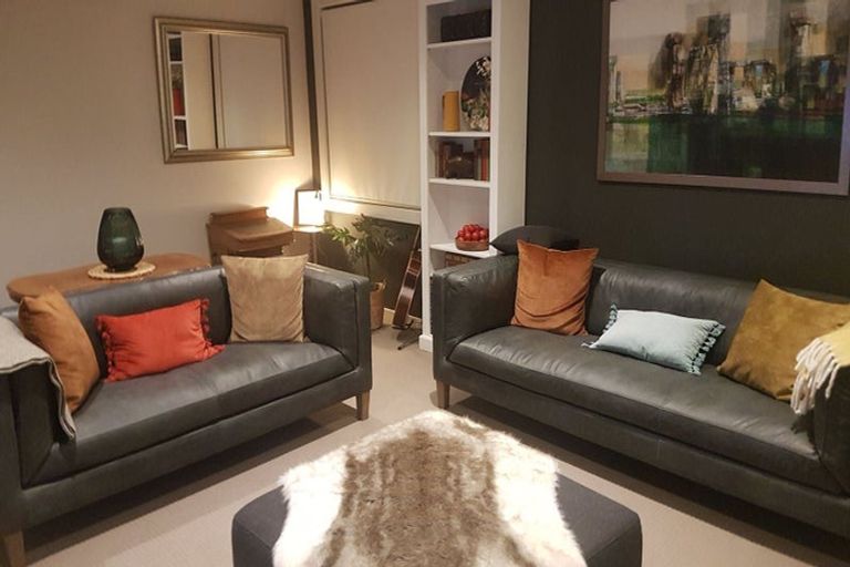 Photo of property in 15 Pukatea Street, Eastbourne, Lower Hutt, 5013