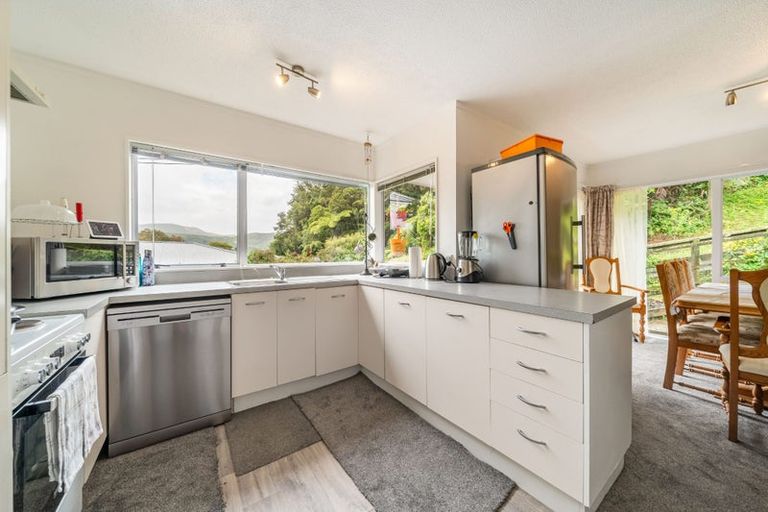 Photo of property in 2/19 James Grove, Stokes Valley, Lower Hutt, 5019