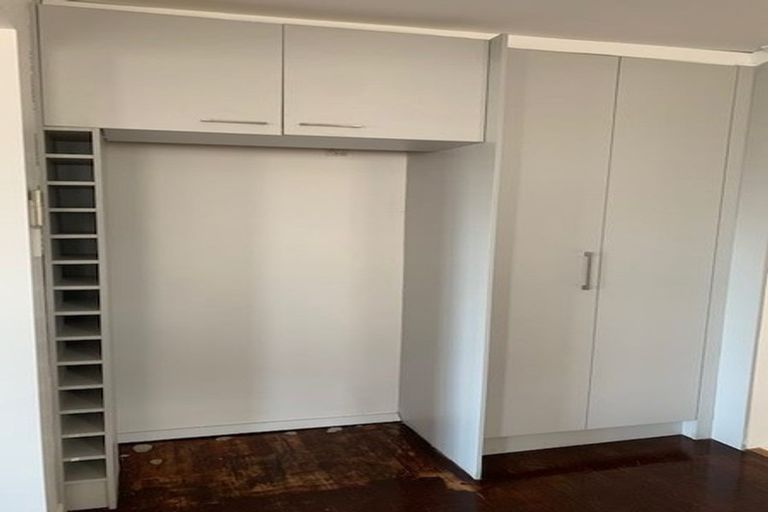 Photo of property in 2/182 Archers Road, Glenfield, Auckland, 0629