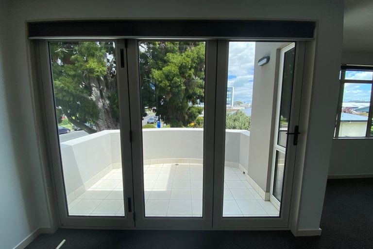 Photo of property in 1/29 Third Avenue, Tauranga, 3110